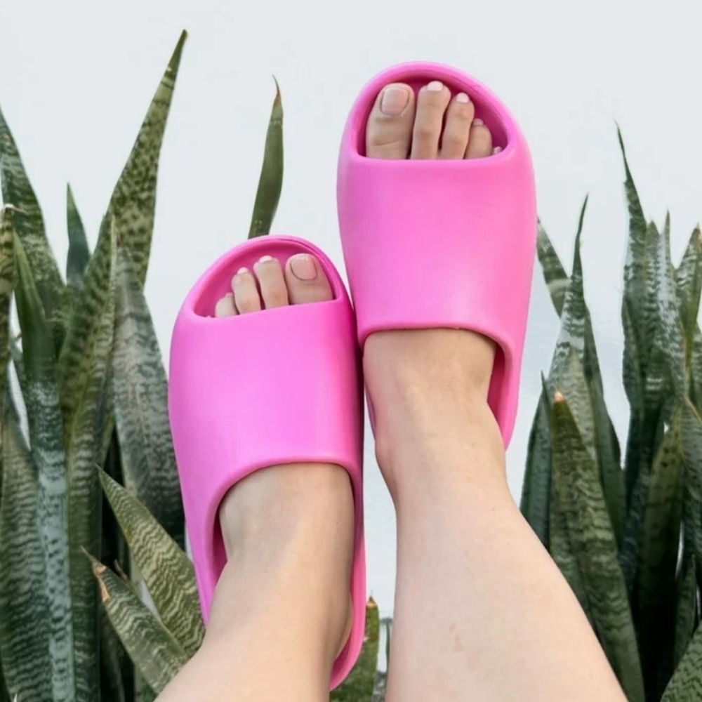 NWT Sole Selection Wmn's Fuchsia Pillow Slides Slippers Recovery Sandals, Sz 8/9